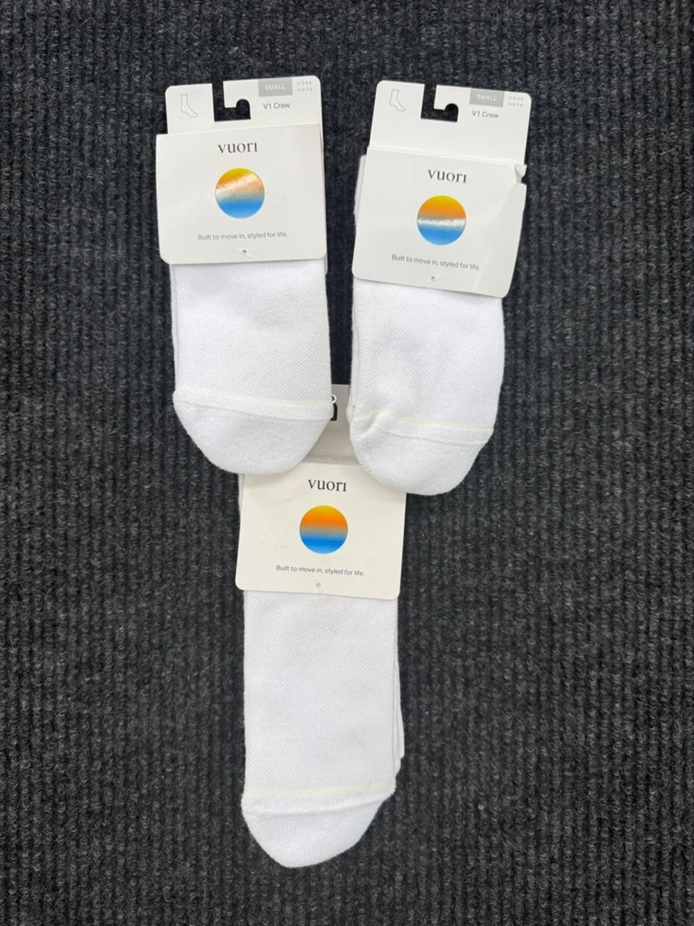 NWT Vuori V1 Crew Socks 2.0 White Size Small &‎ Medium